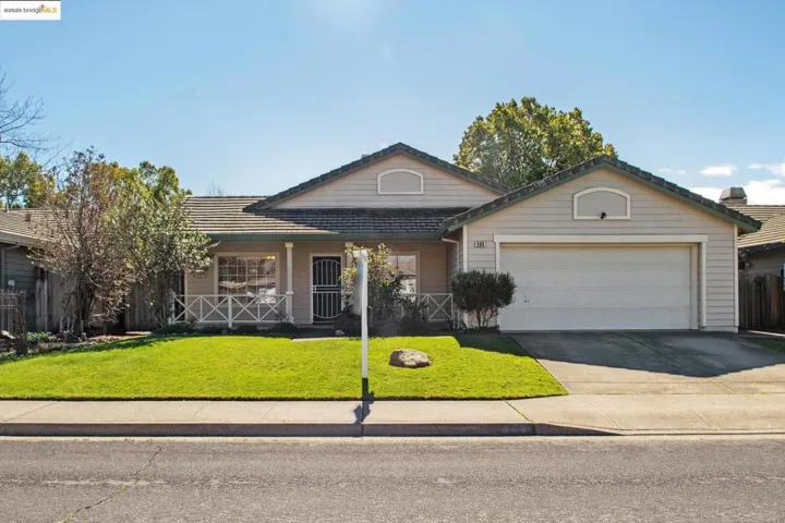989 Ginkgo Pl, Windsor, California 95492