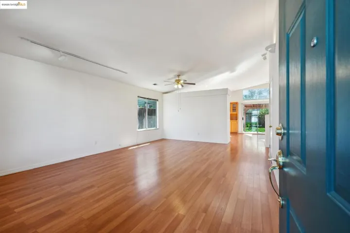 989 Ginkgo Pl, Windsor, California 95492