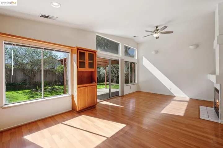 989 Ginkgo Pl, Windsor, California 95492