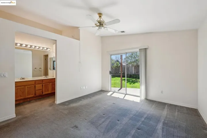 989 Ginkgo Pl, Windsor, California 95492