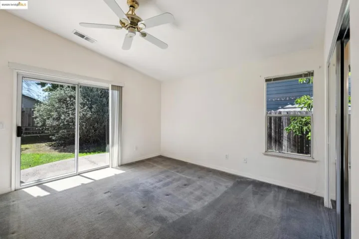 989 Ginkgo Pl, Windsor, California 95492