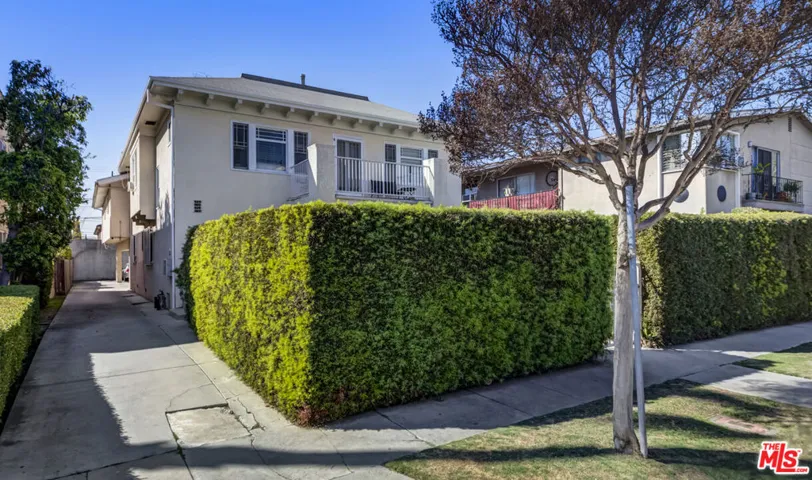 1749 N Kenmore Avenue, Los Angeles, California 90027