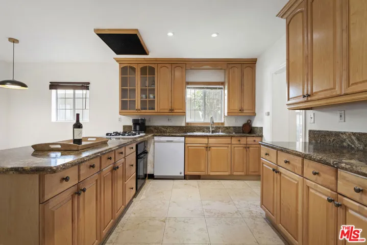 1749 N Kenmore Avenue, Los Angeles, California 90027