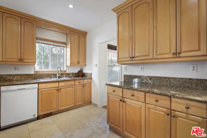 1749 N Kenmore Avenue, Los Angeles, California 90027