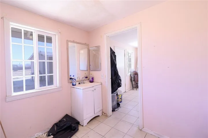 581 Victor Avenue, Barstow, California 92311