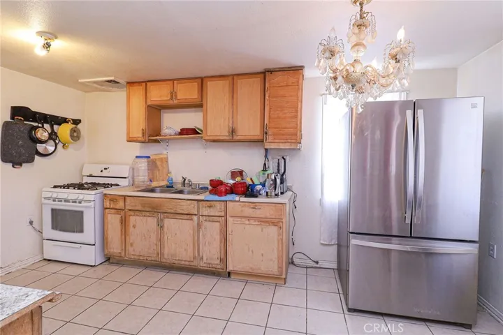 581 Victor Avenue, Barstow, California 92311