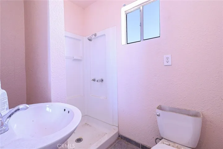 581 Victor Avenue, Barstow, California 92311