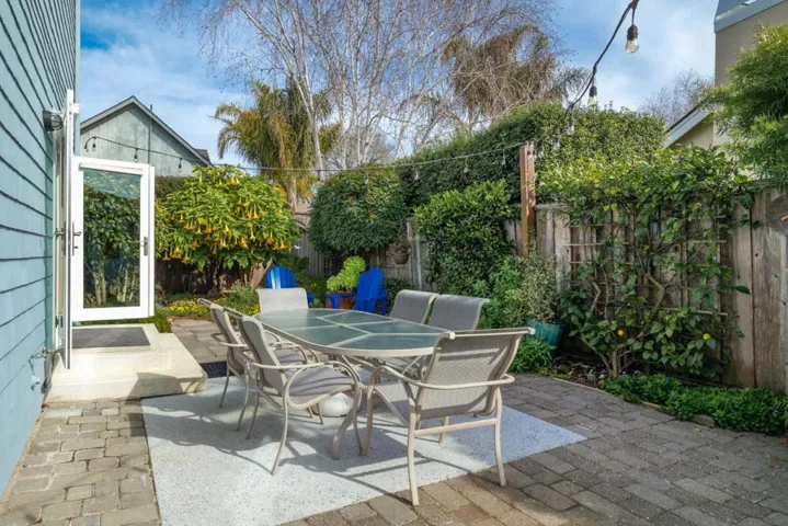 1600 49th Avenue, Capitola, California 95010