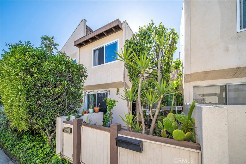 16710 Orange Avenue E29, Paramount, California 90723, 2 Bedrooms Bedrooms, ,2 BathroomsBathrooms,Residential,For Sale,Orange,DW25047456