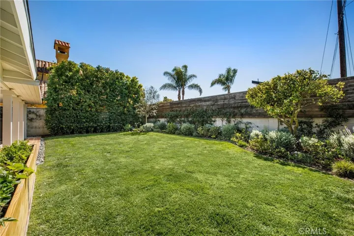 235 22nd Street, Costa Mesa, California 92627