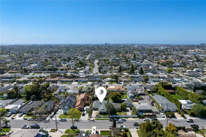 235 22nd Street, Costa Mesa, California 92627