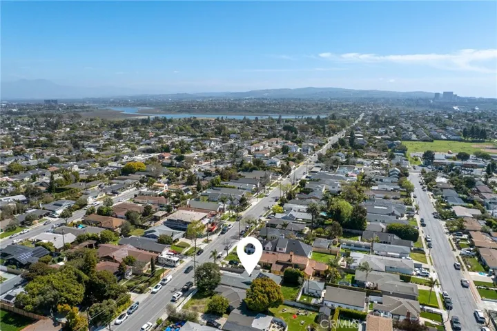 235 22nd Street, Costa Mesa, California 92627
