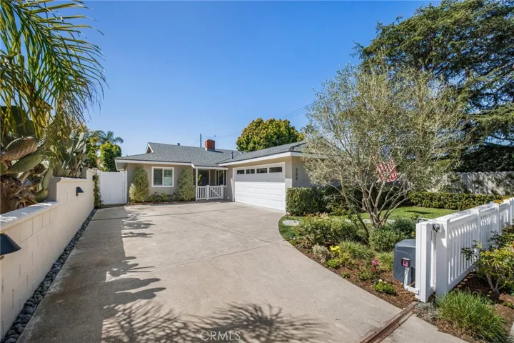 235 22nd Street, Costa Mesa, California 92627