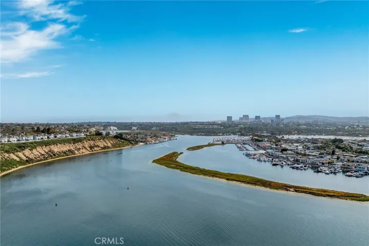 235 22nd Street, Costa Mesa, California 92627