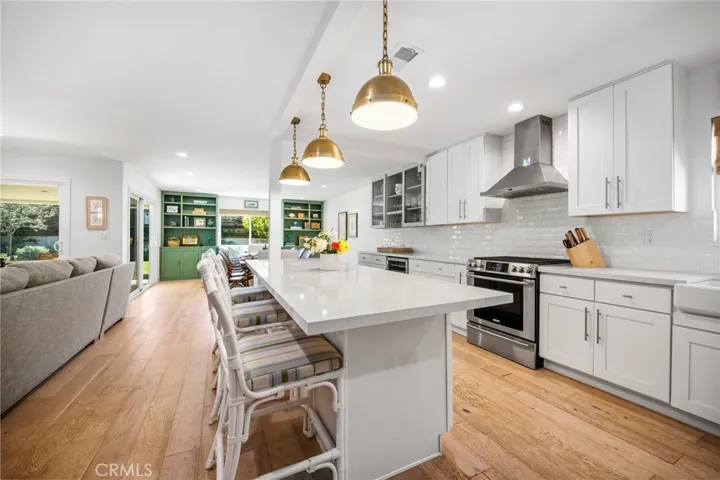 235 22nd Street, Costa Mesa, California 92627