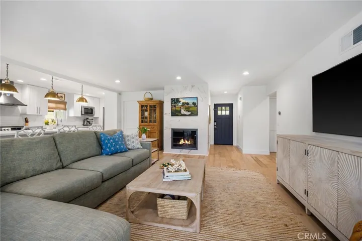 235 22nd Street, Costa Mesa, California 92627