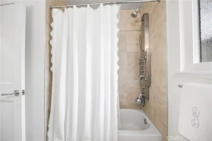 235 22nd Street, Costa Mesa, California 92627