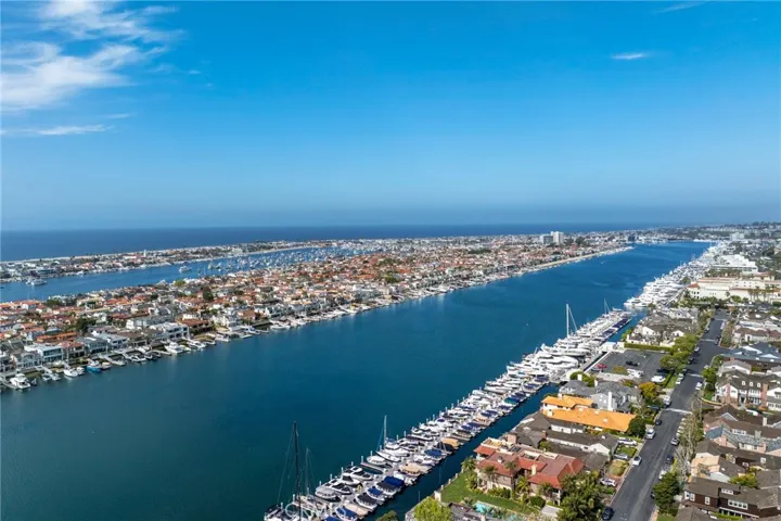 235 22nd Street, Costa Mesa, California 92627