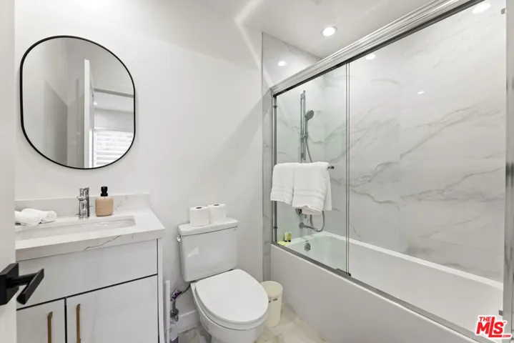 5118 Laurel Canyon Boulevard, Valley Village, California 91607