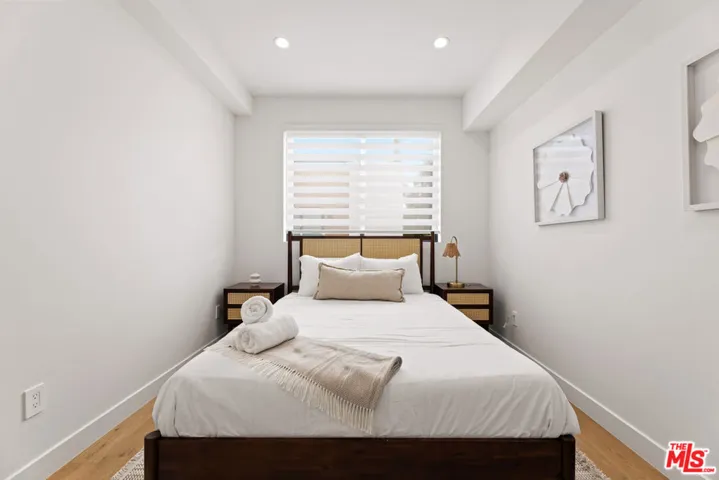 5118 Laurel Canyon Boulevard, Valley Village, California 91607