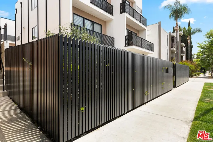 5118 Laurel Canyon Boulevard, Valley Village, California 91607