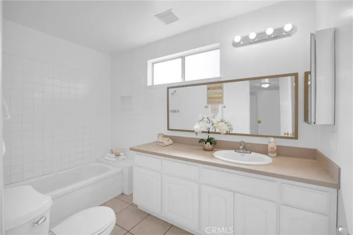 Downstairs Full Bath