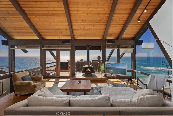 31995 Coast Hwy., Laguna Beach, California 92651