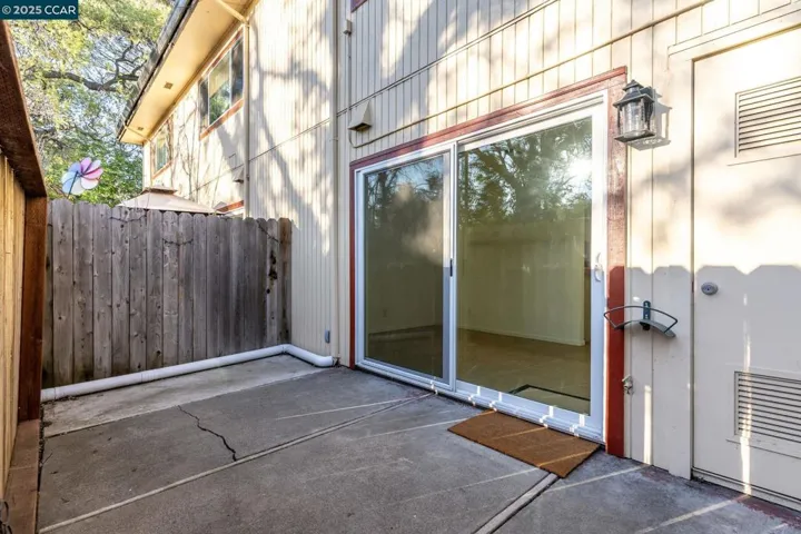 490 Edgewood Dr 22, Vacaville, California 95688-3631