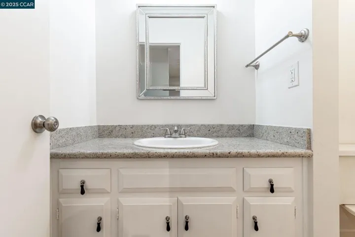 490 Edgewood Dr 22, Vacaville, California 95688-3631