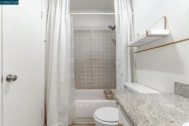 490 Edgewood Dr 22, Vacaville, California 95688-3631