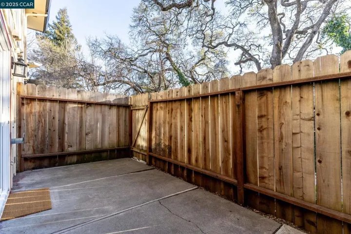 490 Edgewood Dr 22, Vacaville, California 95688-3631