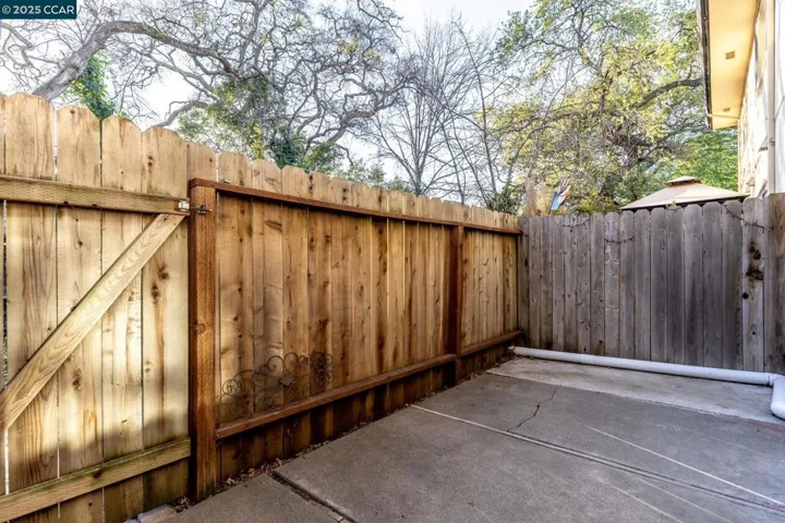 490 Edgewood Dr 22, Vacaville, California 95688-3631