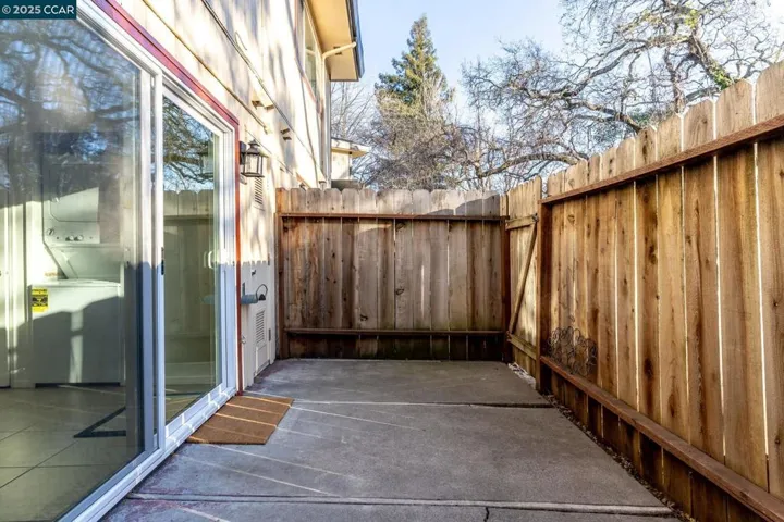 490 Edgewood Dr 22, Vacaville, California 95688-3631