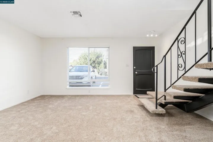 490 Edgewood Dr 22, Vacaville, California 95688-3631