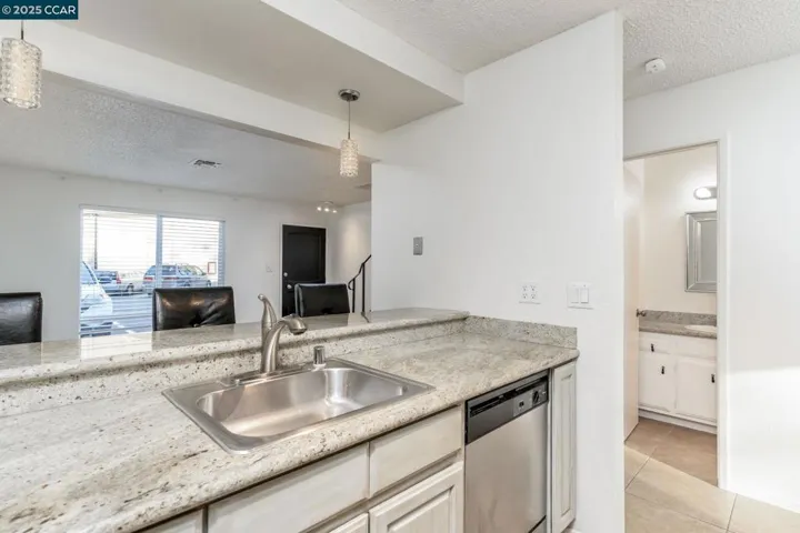 490 Edgewood Dr 22, Vacaville, California 95688-3631