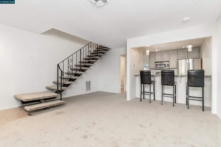 490 Edgewood Dr 22, Vacaville, California 95688-3631