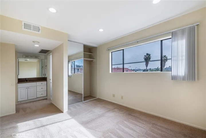 1140 Stanley Avenue, Glendale, California 91206