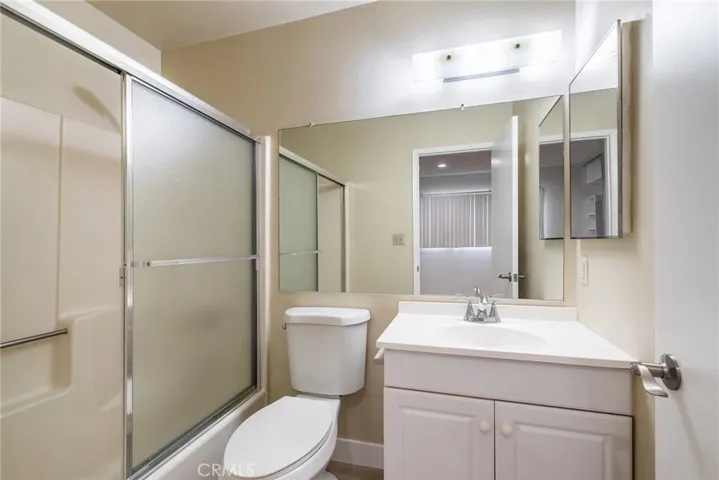 1140 Stanley Avenue, Glendale, California 91206