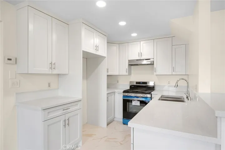 1140 Stanley Avenue, Glendale, California 91206
