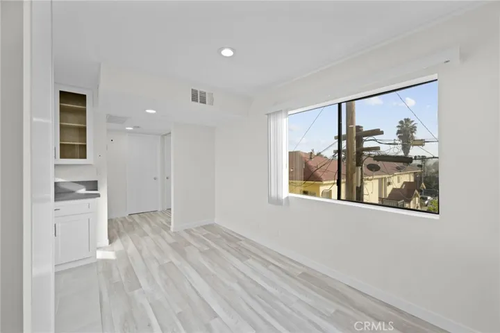 1140 Stanley Avenue, Glendale, California 91206