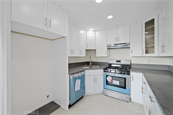 1140 Stanley Avenue, Glendale, California 91206
