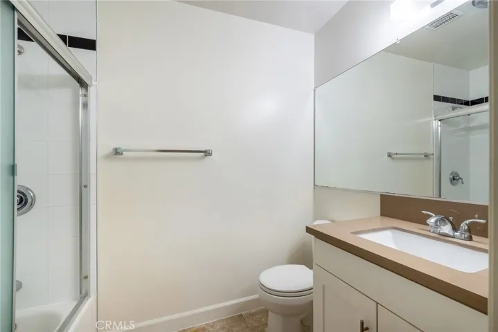 1140 Stanley Avenue, Glendale, California 91206