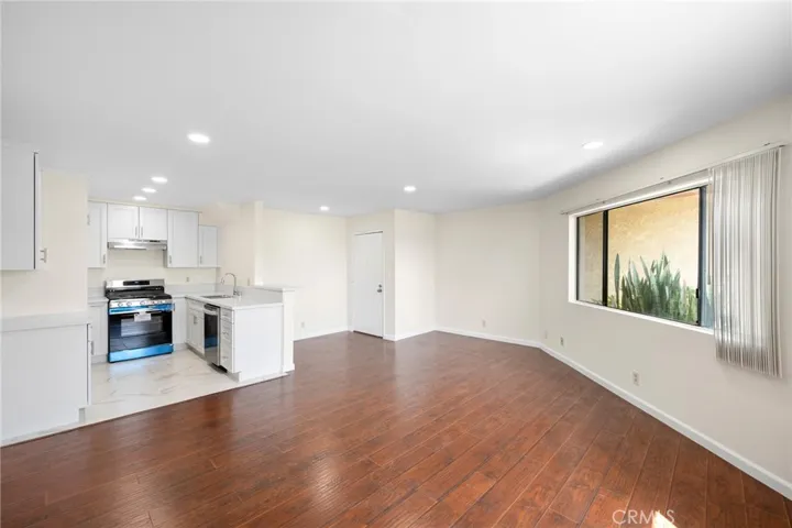 1140 Stanley Avenue, Glendale, California 91206