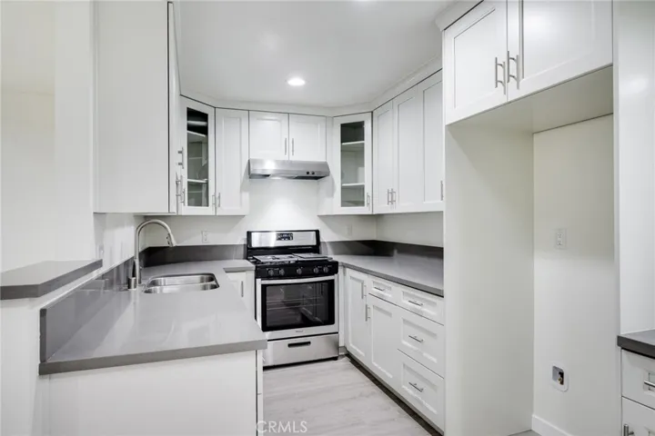 1140 Stanley Avenue, Glendale, California 91206