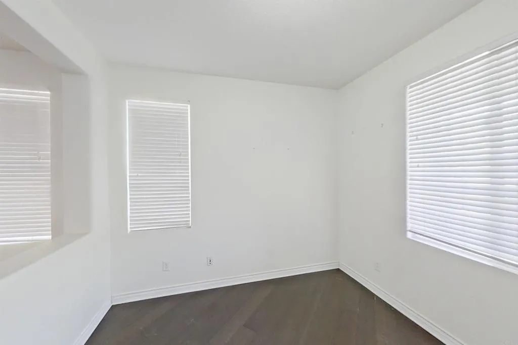 6048 Oak Fence Lane, Lancaster, California 93536 home-pic-3