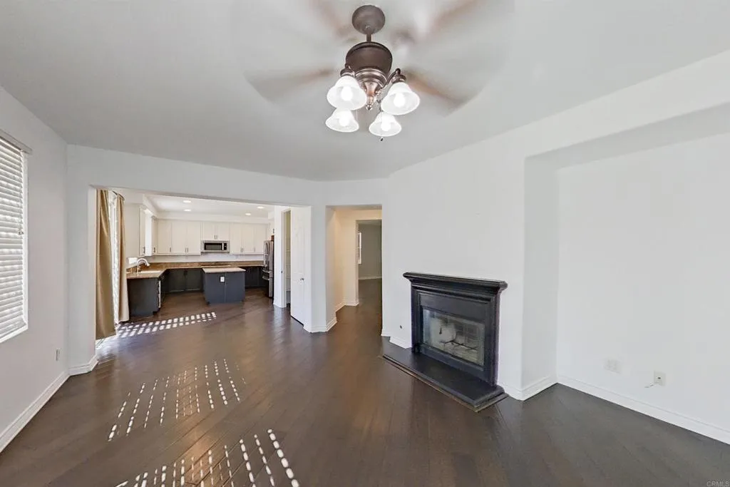 6048 Oak Fence Lane, Lancaster, California 93536 home-pic-9