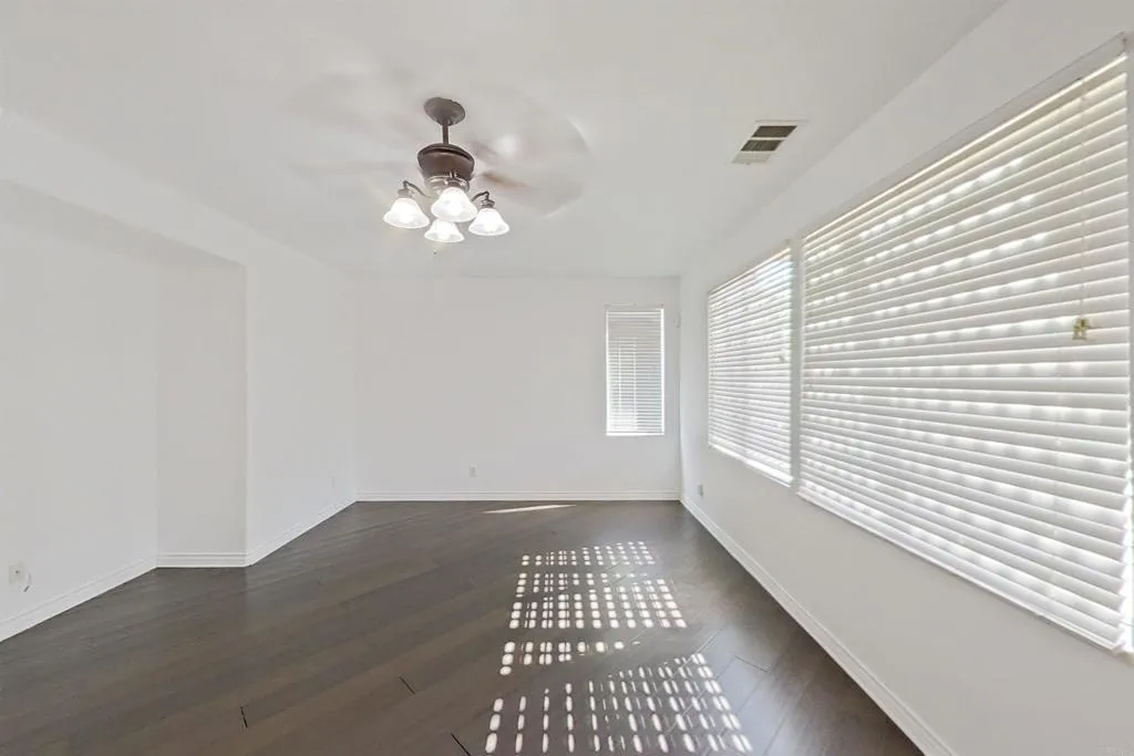6048 Oak Fence Lane, Lancaster, California 93536 home-pic-10