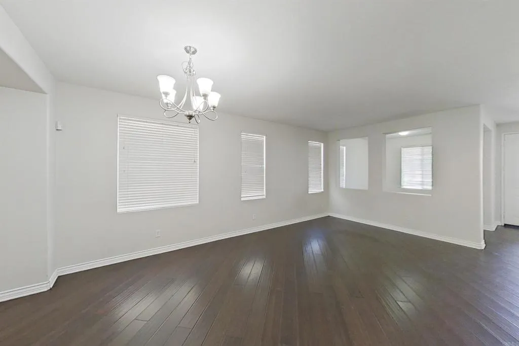 6048 Oak Fence Lane, Lancaster, California 93536 home-pic-5