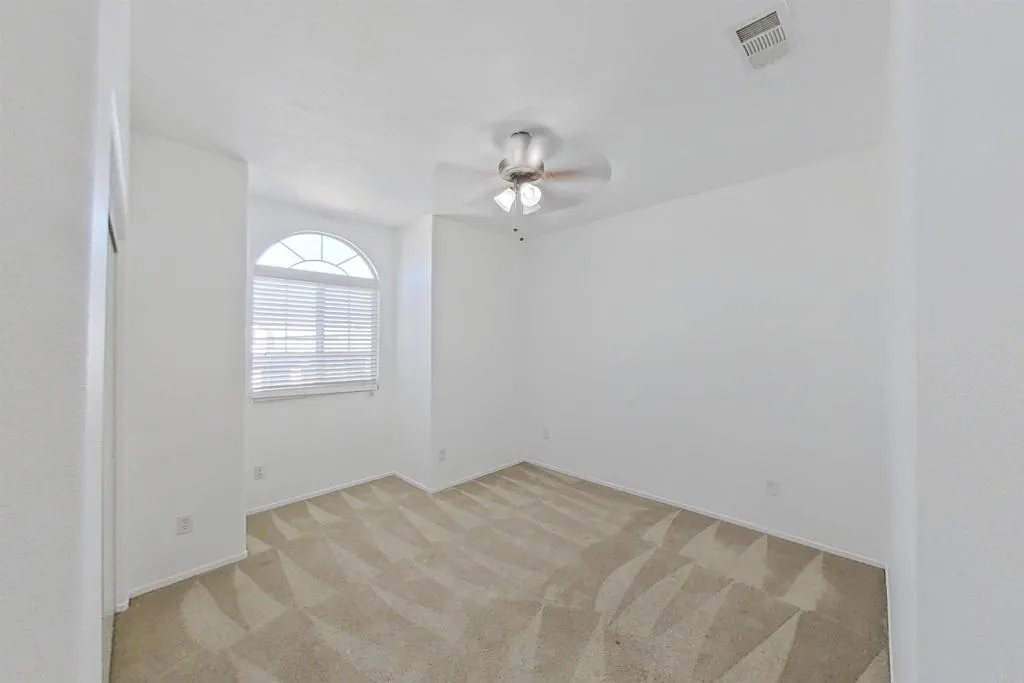 6048 Oak Fence Lane, Lancaster, California 93536 home-pic-22
