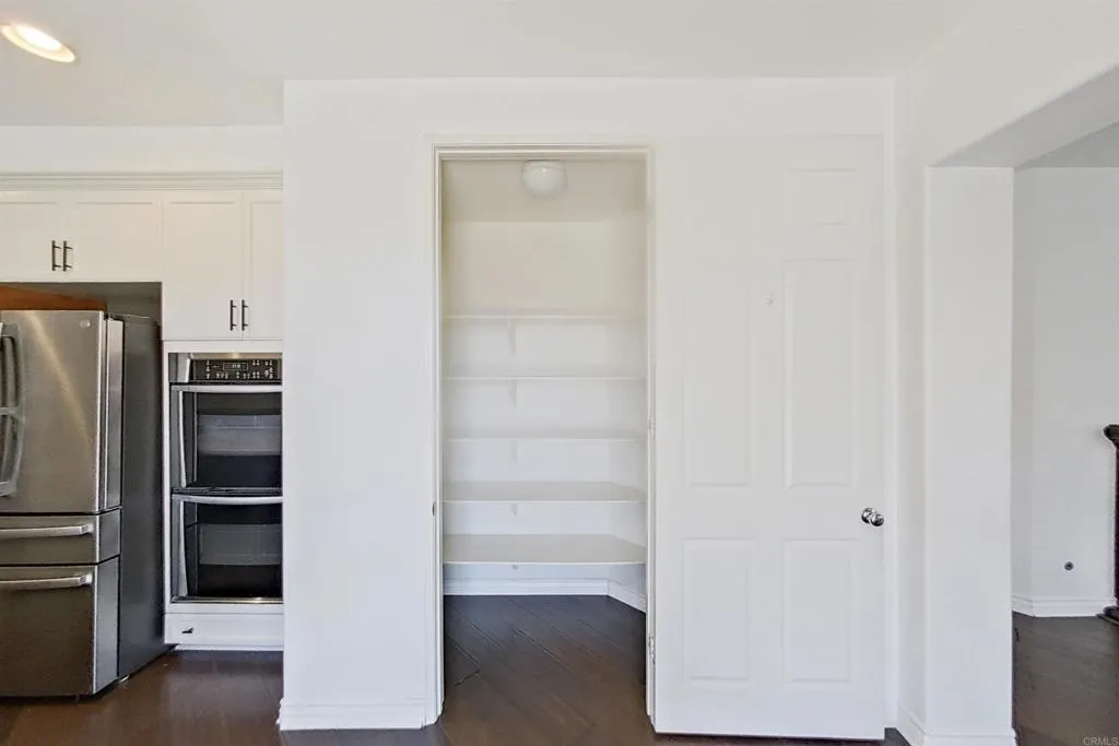 6048 Oak Fence Lane, Lancaster, California 93536 home-pic-8